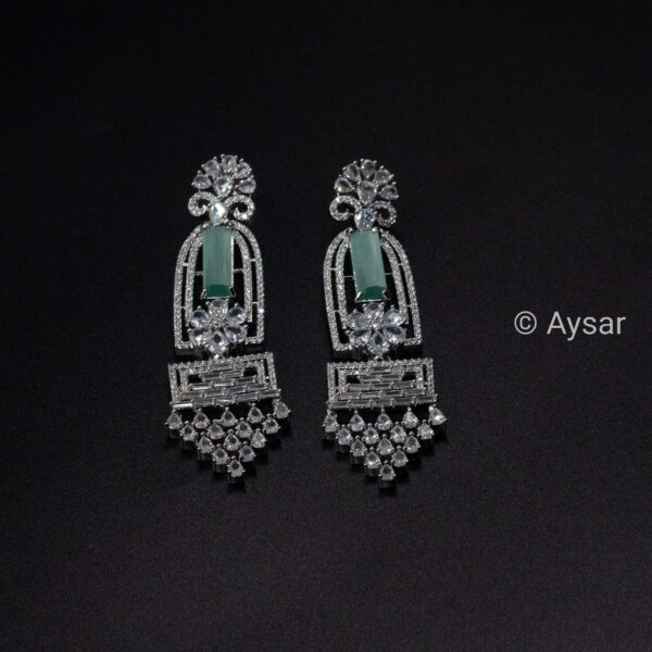 AD royal style earrings - Image 3