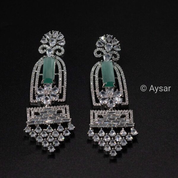 AD royal style earrings - Image 4